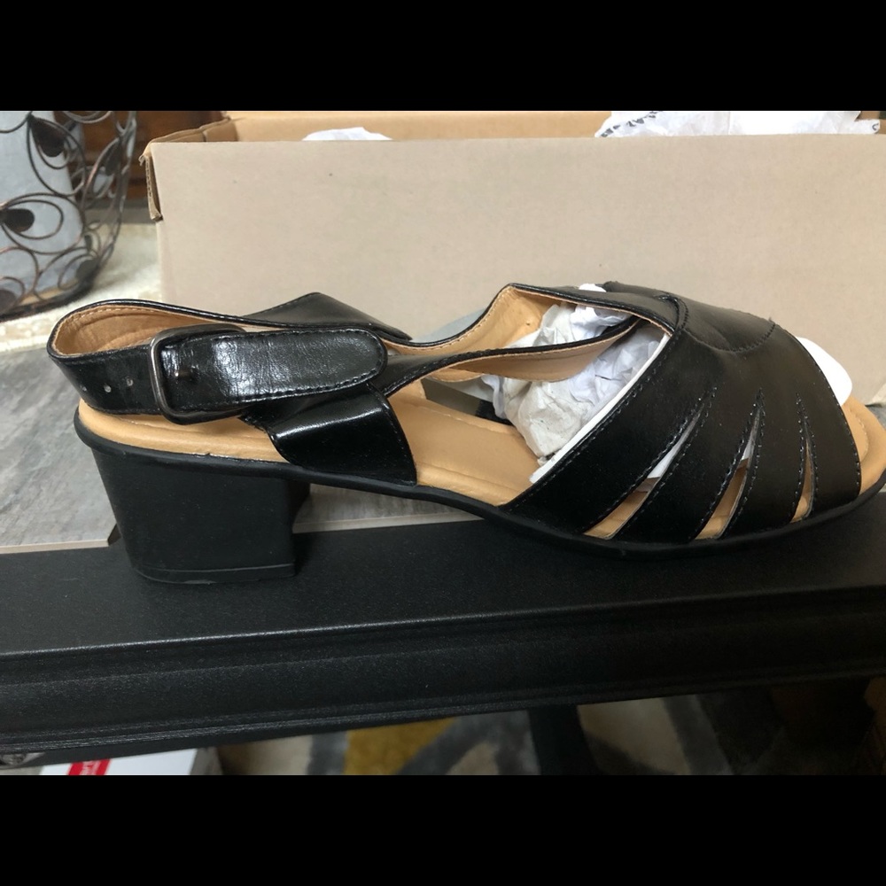 Strap back sandal